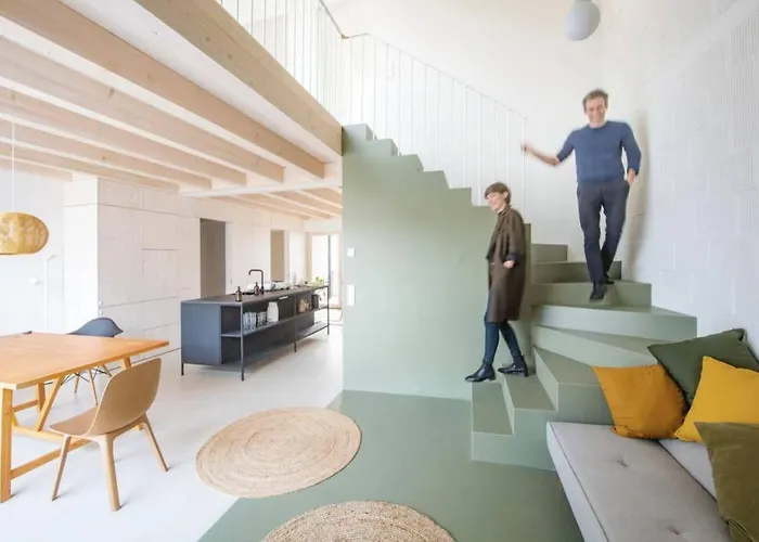 Stilvoll Und Luftig Im Herzen Von Lägenhet